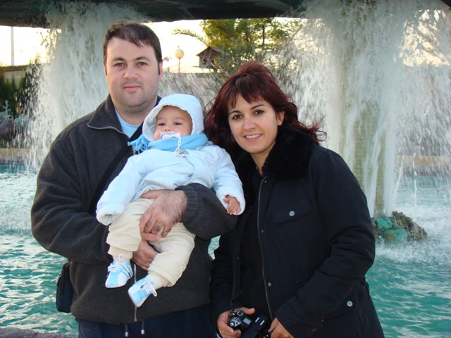 En la p�gina web de Eduardo y Veronica (EduyVero.com) puedes encontrar nuestros albumes fotografico, musical y videografico. Fotos de nuestros viajes (Noruega, Mexico, Camino de Santiago, Italia, Austria, Villadiezma, San Juan, ...), de los amigos, y de la familia. Ademas, nuestra webcam y alguna cosa mas.